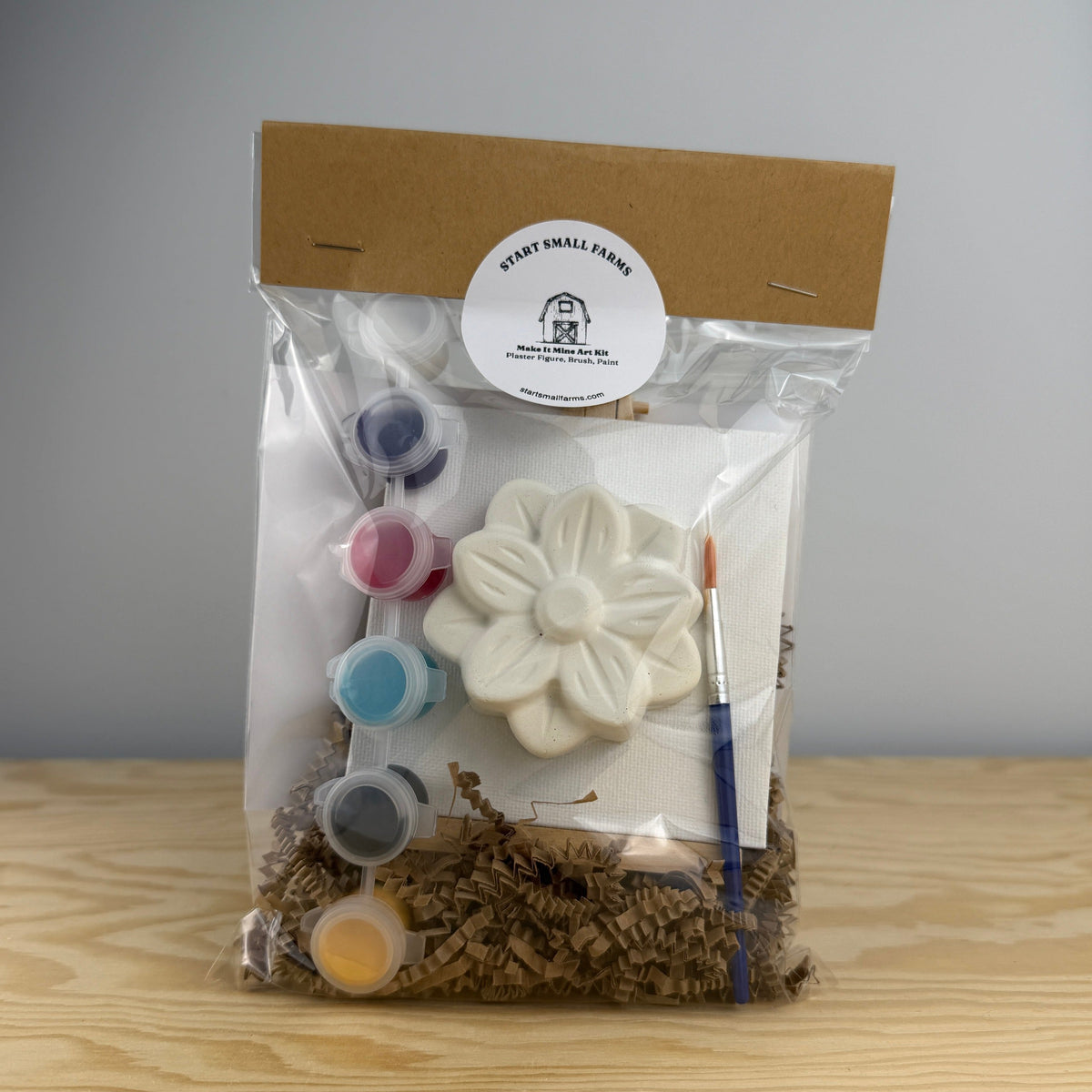 Make It Mine Kit, Display Figure with Easel in the Flower design, daisy mold